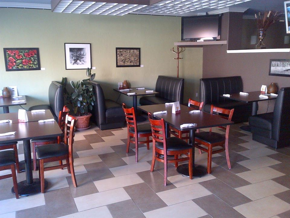 Restaurant Furniture Canada Helps Nino Panino Pizzeria Upgrade Its Seating